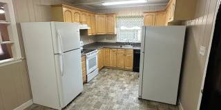 Room in 4 Bedroom Home at Lucky Ct Gallery 10