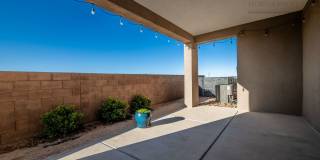 1 MO. FREE RENT! Gorgeous Corner-Lot Townhouse with Mountain Views Gallery 12