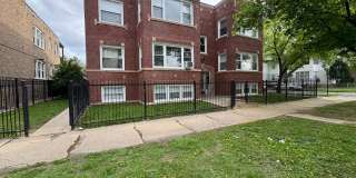 Spacious 1BR Single-Family Near 55th & Whipple — Heat & Hot Water Included Gallery 1