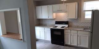 Nice 3BR/1BA house with Appliances Gallery 6