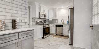 3-bedroom 3-bathroom w/a loft in historic Pendleton Heights! Gallery 5