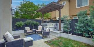 Upgraded Lincoln Crossing Oasis | Walking distance to MANY ammenities Gallery 29