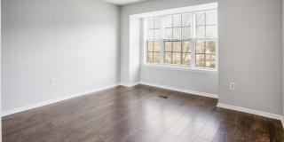 Spacious Newly Rennovated 2 Bedroom House with 2.5 Bath Gallery 24