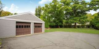 828 Kingston Road Gallery 31
