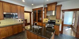 Short North / Victorian Village Single Family House! Gallery 7