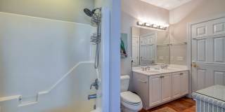 OFF-SEASON FURNISHED MONTHLY RENTAL Gallery 16