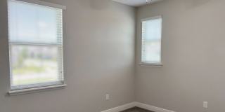 Move-In Ready Windermere Carriage House – Private Living in a Prime Location Gallery 5