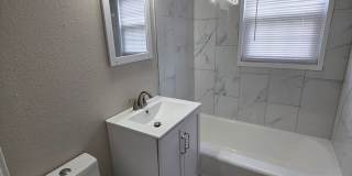 Spacious 2 Bed, 1.5 Bath Duplex Near Red Bridge Gallery 15