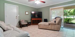 631 Country Club Ave Gallery 21