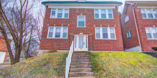 Charming  Spacious 3-Bedroom Unit with Private Master Suite Gallery 1