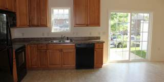 3 Bedroom, 2.5 Bath Two Level Townhouse Gallery 10