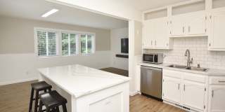 2943 Horton Street Gallery 1