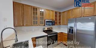 Beautifully Updated 2 BD/2 BA with Screened Porch & Modern Finishes Gallery 8
