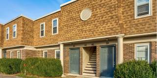 800 East Grand Avenue - 3 Bed/2 Bath Gallery 1