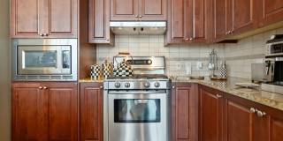 610 E Market St #2915 Gallery 17