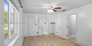 4040 NE 6th Ave Gallery 19