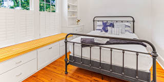 116 E 55th St Gallery 9