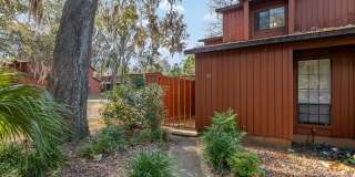 Spacious 3/3 townhome-style condo in Rockwood Villas with washer/dryer Gallery 4