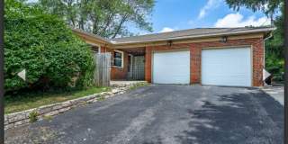 Quaint Duplex w/your Own Basement, Garage Space & Patio Gallery 3