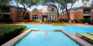 Kensington Square Gallery 37