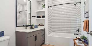 Solis Midtown Gallery 13