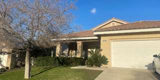 3 Bedroom 2 bathroom Home in Corona Gallery 1
