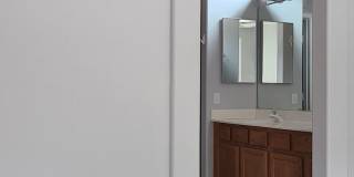 2 Bedroom, 2 Bath with Solar Panels Available Now! Gallery 10