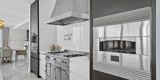 17975 Collins Avenue Gallery 1