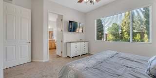 South Town Fully Furnished Home! Gallery 23