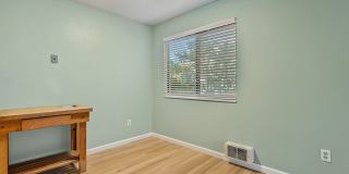 2 Bedroom 2 bath in the Heart of Ballard Gallery 11