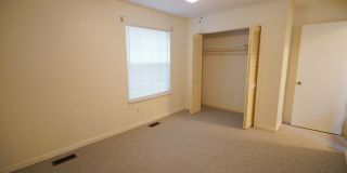 3 Bed / 2 Bath END Unit Townhome in Popular Westridge! Gallery 20