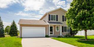 SPACIOUS LIVING!! 4 Bedroom, 3 Bathroom Home in Waukee! Gallery 1