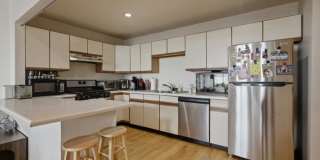 660 W Grand Gallery 4