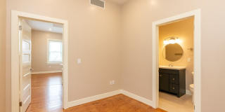 157-301 N. Main Street Gallery 12