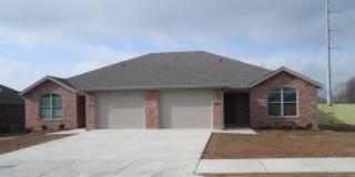 102 Foxglove St Gallery 1