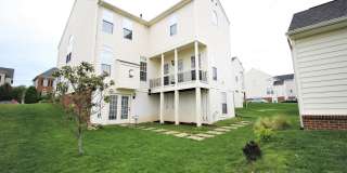 Spacious Home in Port Potomac Gallery 39