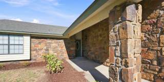 Charming 3 bed, 2 bath home in desirable Indian Springs area Gallery 3