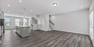 BRAND NEW Townhome located in Westside Bend! MUST SEE! Gallery 9