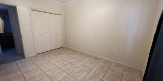 Beautiful 3 Bed 2 Bathroom home with Large Backyard Gallery 1