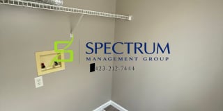 2 Bedroom 1.5 Bath duplex with basement garage. Gallery 8