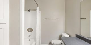 1200 Riverside Gallery 16