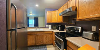 Charming Fully Furnished Home located in the vibrant city of Medford! Gallery 16