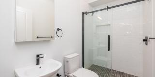 737 PINE Gallery 13