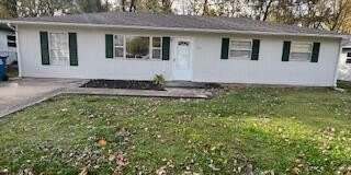 302 St James Gallery 1