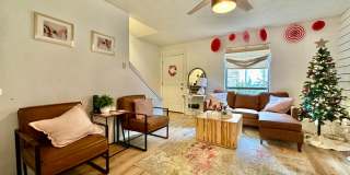 Beautifully Remodeled 2-Bed, 2.5-Bath Condo Blocks from Baylor Campus! Gallery 1