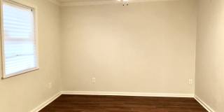 3br/2ba cottage by LSU with all new appl, 2nd house from River Road Gallery 5