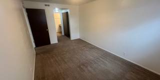 Spacious 2 bed/2 bath in Millcreek-**Move in Special-1/2 off first month** Gallery 22