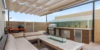 1132 W Adams Street Gallery 17