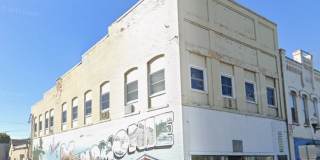 1-Bedroom / 1-Bathroom Upper Apartment Gallery 1