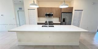 8005 NW 104th Ave Gallery 6